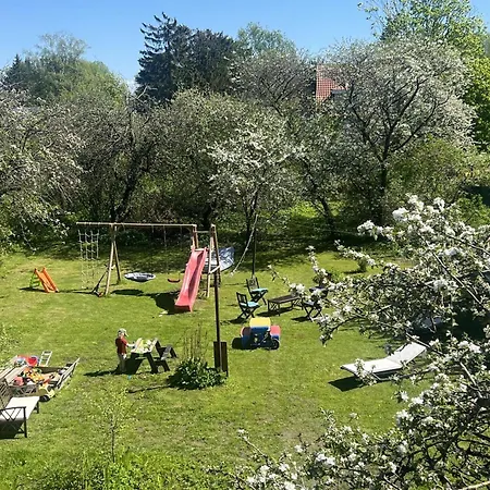 3br Family With Huge Garden&free Parking Puhkemaja