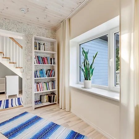 3br Family With Huge Garden&free Parking Ferienhaus Reval